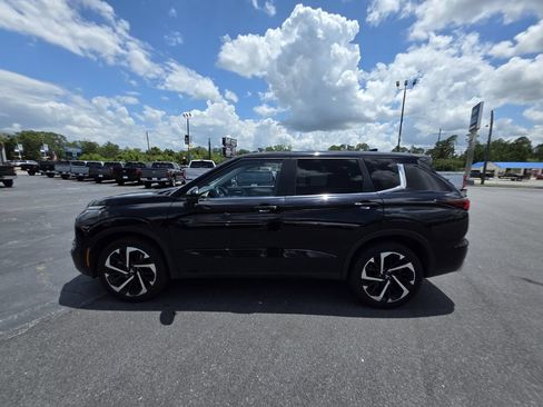 Used 2024 Mitsubishi Outlander SE FWD image 2