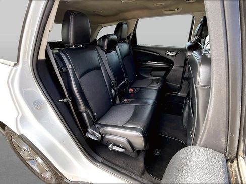 Used 2018 Dodge Journey Crossroad w/ Driver Convenience Group FWD image 26
