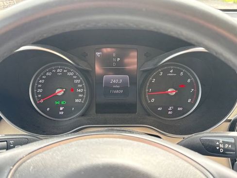 Used 2017 Mercedes-Benz GLC 300 4MATIC image 26