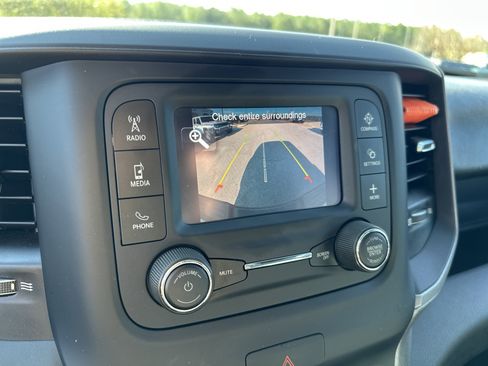 Used 2024 RAM 3500 Tradesman w/ Chrome Appearance Group image 28