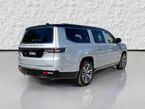 Used 2024 Jeep Grand Wagoneer L Series III image 3