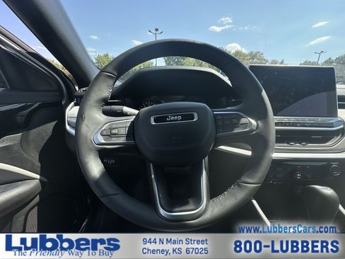 Used 2025 Jeep Compass Limited AWD/4WD image 13