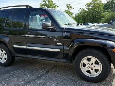 Used 2006 Jeep Liberty Sport AWD/4WD image 12