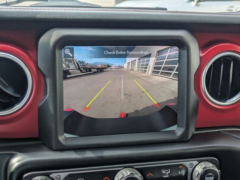 Used 2023 Jeep Gladiator Rubicon w/ Trailer Tow Package AWD/4WD image 26