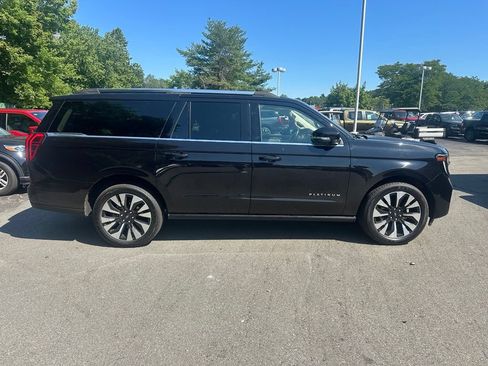 Used 2025 Ford Expedition Max Platinum w/ Driver's Package AWD/4WD image 4