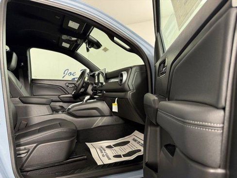 New 2025 Chevrolet Colorado LT w/ LT Convenience Package image 17