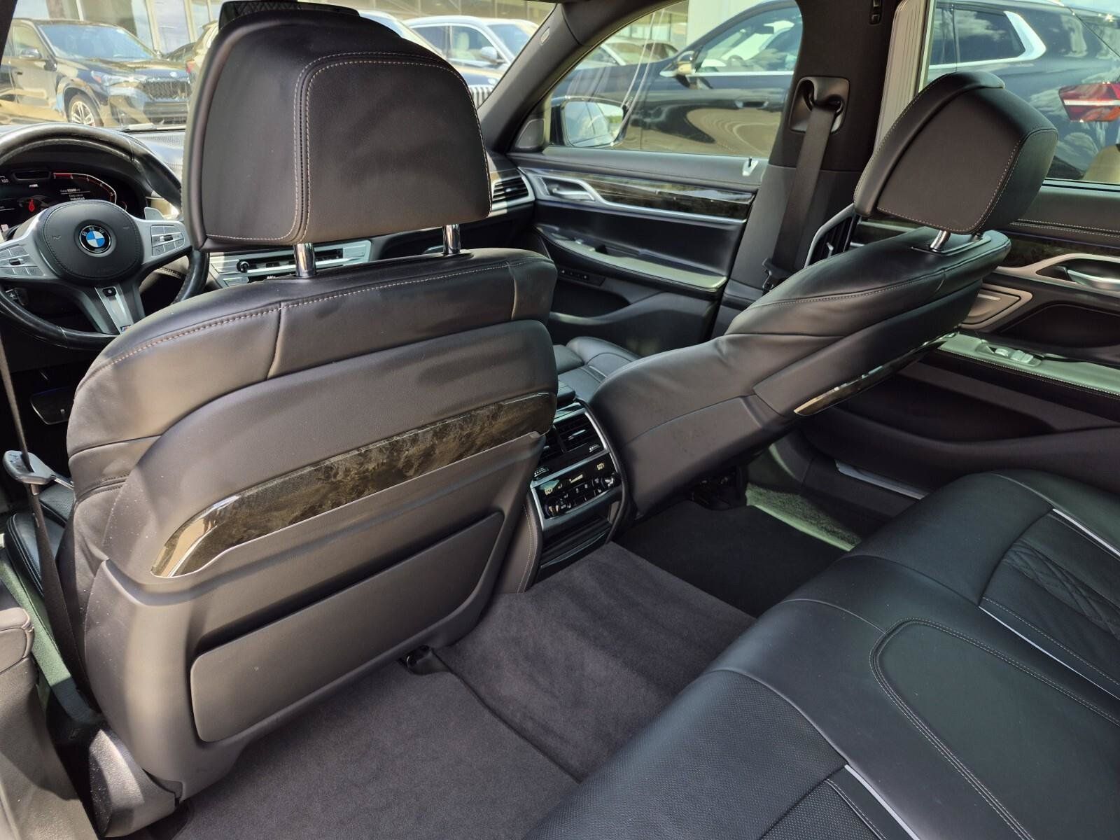 Used 2022 BMW 750i xDrive w/ Executive Package AWD/4WD image 19