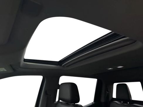 Used 2019 GMC Sierra 1500 SLT w/ SLT Premium Package image 27