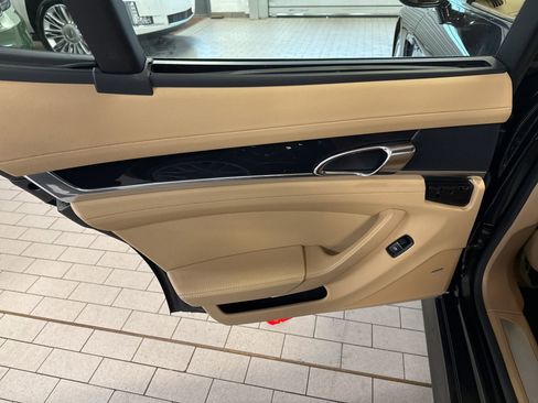 Used 2012 Porsche Panamera S image 17