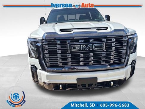 Used 2024 GMC Sierra 2500 Denali Ultimate image 1