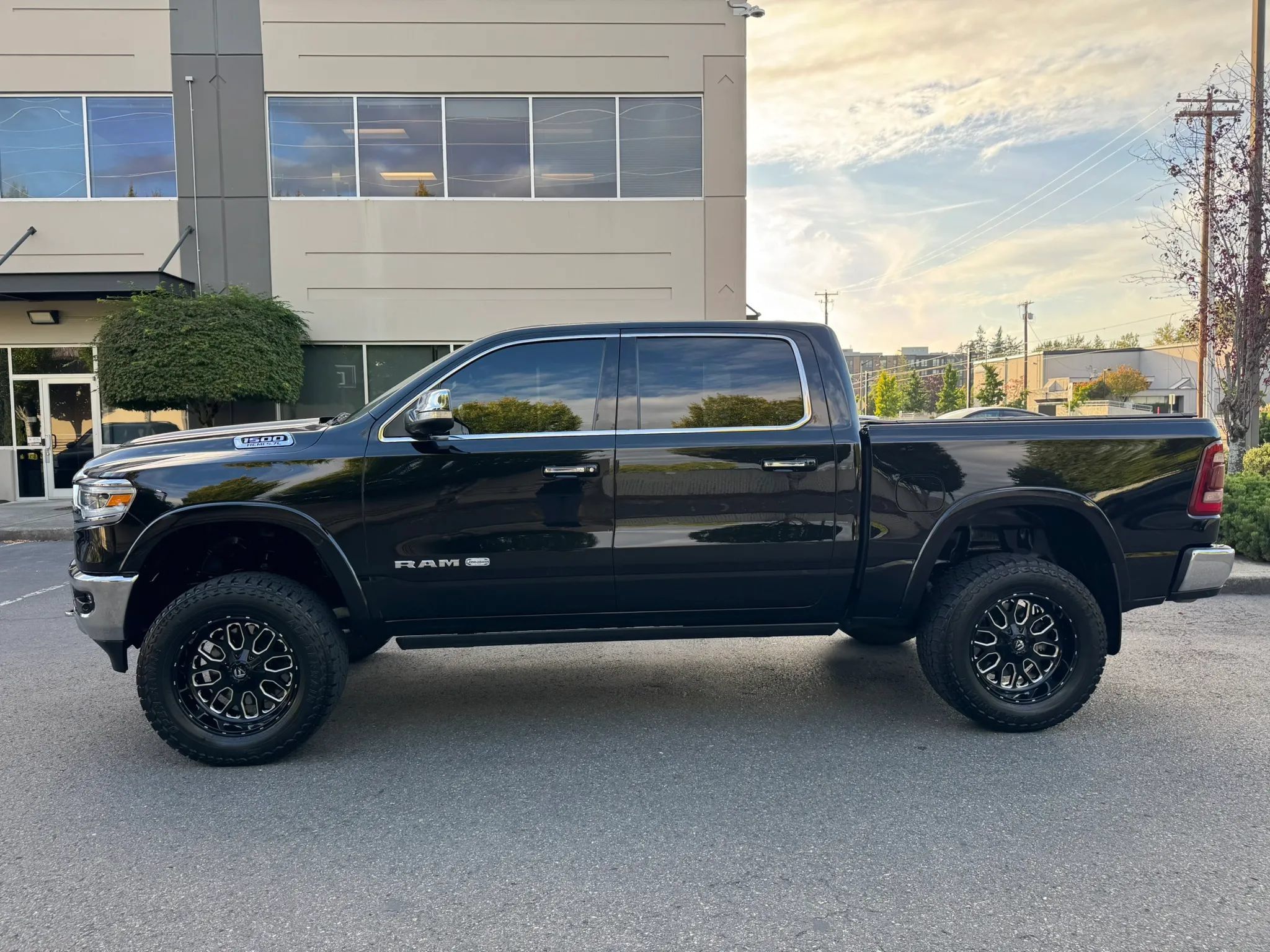 Used 2020 RAM 1500 Limited AWD/4WD image 5