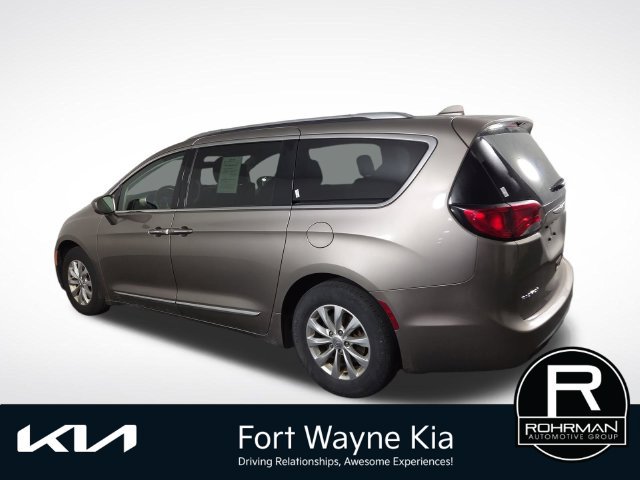Used 2018 Chrysler Pacifica Touring-L Plus FWD image 10