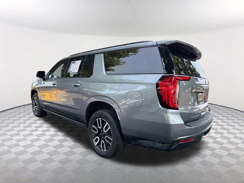 Used 2022 GMC Yukon XL AT4 w/ Technology Package AWD/4WD image 7