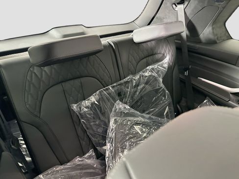 New 2026 BMW X7 M60i image 28