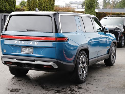 Used 2023 Rivian R1S Adventure image 8