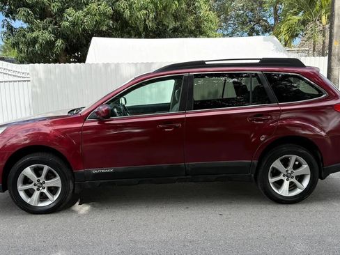 Used 2014 Subaru Outback 2.5i Limited AWD/4WD image 3