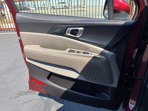 Used 2026 Kia Carnival FWD image 18