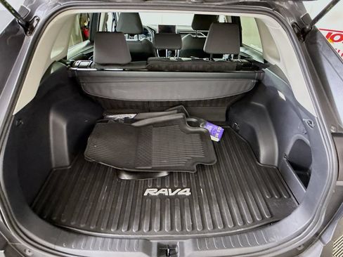 Used 2023 Toyota RAV4 XLE AWD/4WD image 27