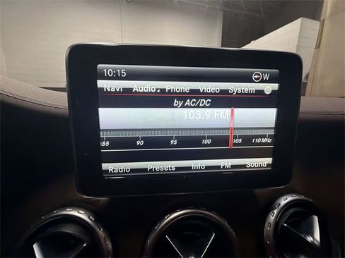 Used 2015 Mercedes-Benz GLA 250 4MATIC image 16