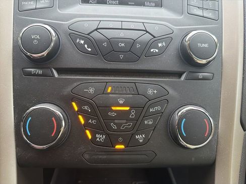 Used 2016 Ford Fusion SE FWD image 11