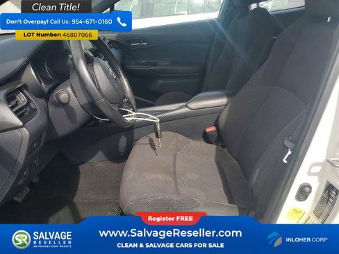 Used 2018 Toyota C-HR XLE image 5