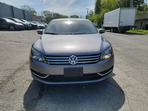 Used 2013 Volkswagen Passat 2.5 SE FWD image 2