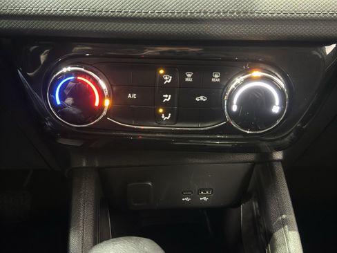 Used 2025 Chevrolet TrailBlazer LT image 29