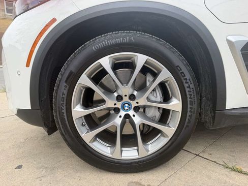 Used 2025 BMW X5 xDrive50e w/ Climate Comfort Package AWD/4WD image 9