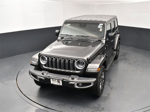 Used 2024 Jeep Wrangler Sahara w/ Technology Group image 14