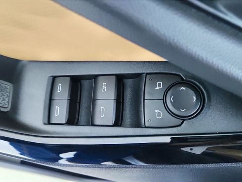 New 2026 Chevrolet Equinox ACTIV w/ Convenience Package III image 16