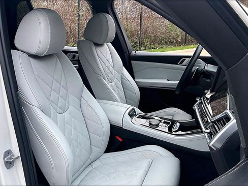 Used 2024 BMW X5 sDrive40i w/ Premium Package image 10