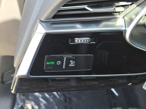 New 2026 Audi Q8 Premium Plus image 29