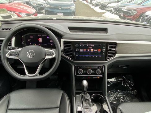Certified 2022 Volkswagen Atlas SE image 9