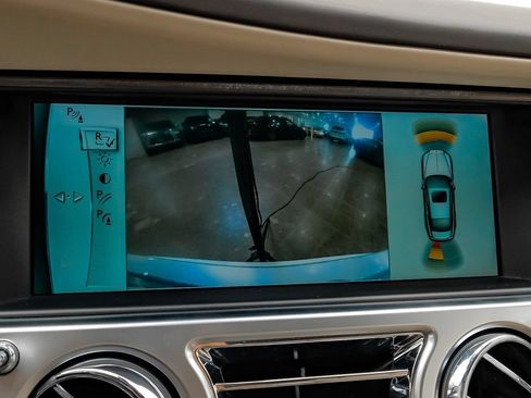 Used 2016 Rolls-Royce Wraith RWD image 16