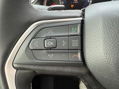 New 2025 Jeep Grand Cherokee L Altitude image 12