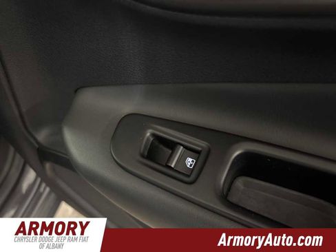 Used 2023 Jeep Renegade Latitude image 29