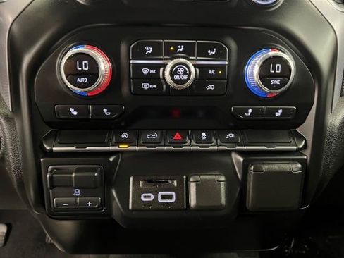 Used 2019 GMC Sierra 1500 SLE w/ SLE Value Package AWD/4WD image 18