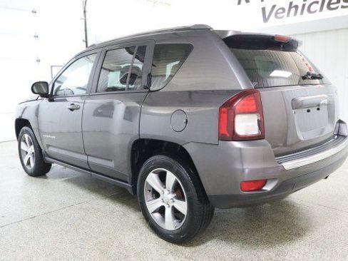 Used 2017 Jeep Compass High Altitude FWD image 3