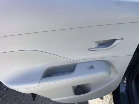 Used 2026 Hyundai Kona SE FWD image 13