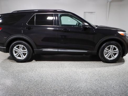 Used 2023 Ford Explorer XLT w/ Equipment Group 202A RWD image 6