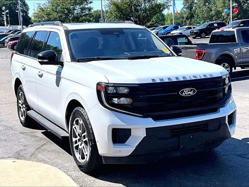 Used 2025 Ford Expedition Active AWD/4WD image 1