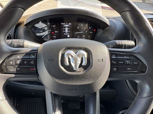 Used 2025 RAM ProMaster 2500 w/ Convenience Group image 20