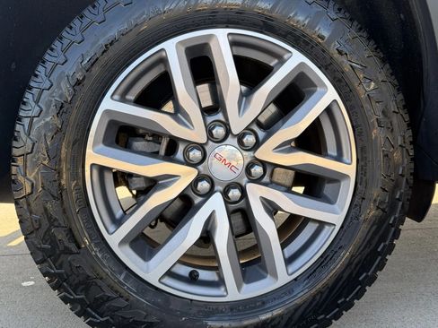 Used 2017 GMC Acadia SLE w/ Driver Alert Package I AWD/4WD image 26