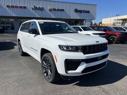 New 2026 Jeep Grand Cherokee L Limited AWD/4WD image 3