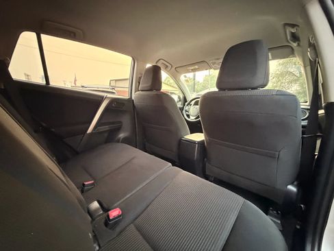 Used 2015 Toyota RAV4 LE AWD/4WD image 25