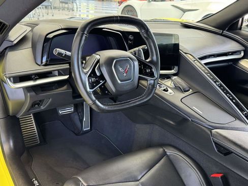 Used 2021 Chevrolet Corvette Stingray Coupe w/ 1LT RWD image 3