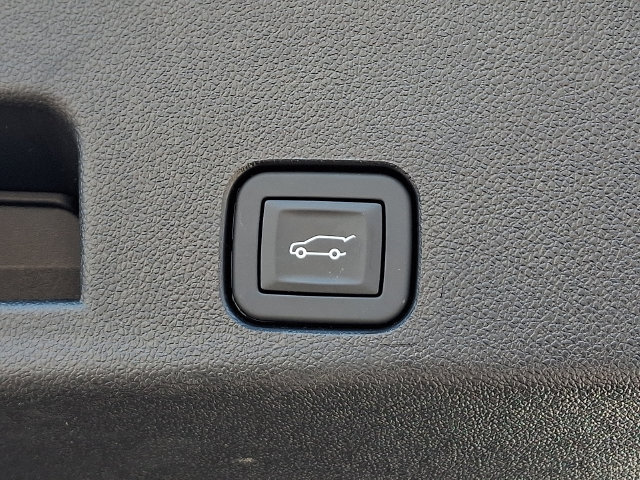 Used 2026 Chevrolet Traverse RS w/ LPO, Floor Liner Package AWD/4WD image 30