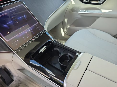 New 2026 Mercedes-Benz EQE 320 4MATIC SUV image 24