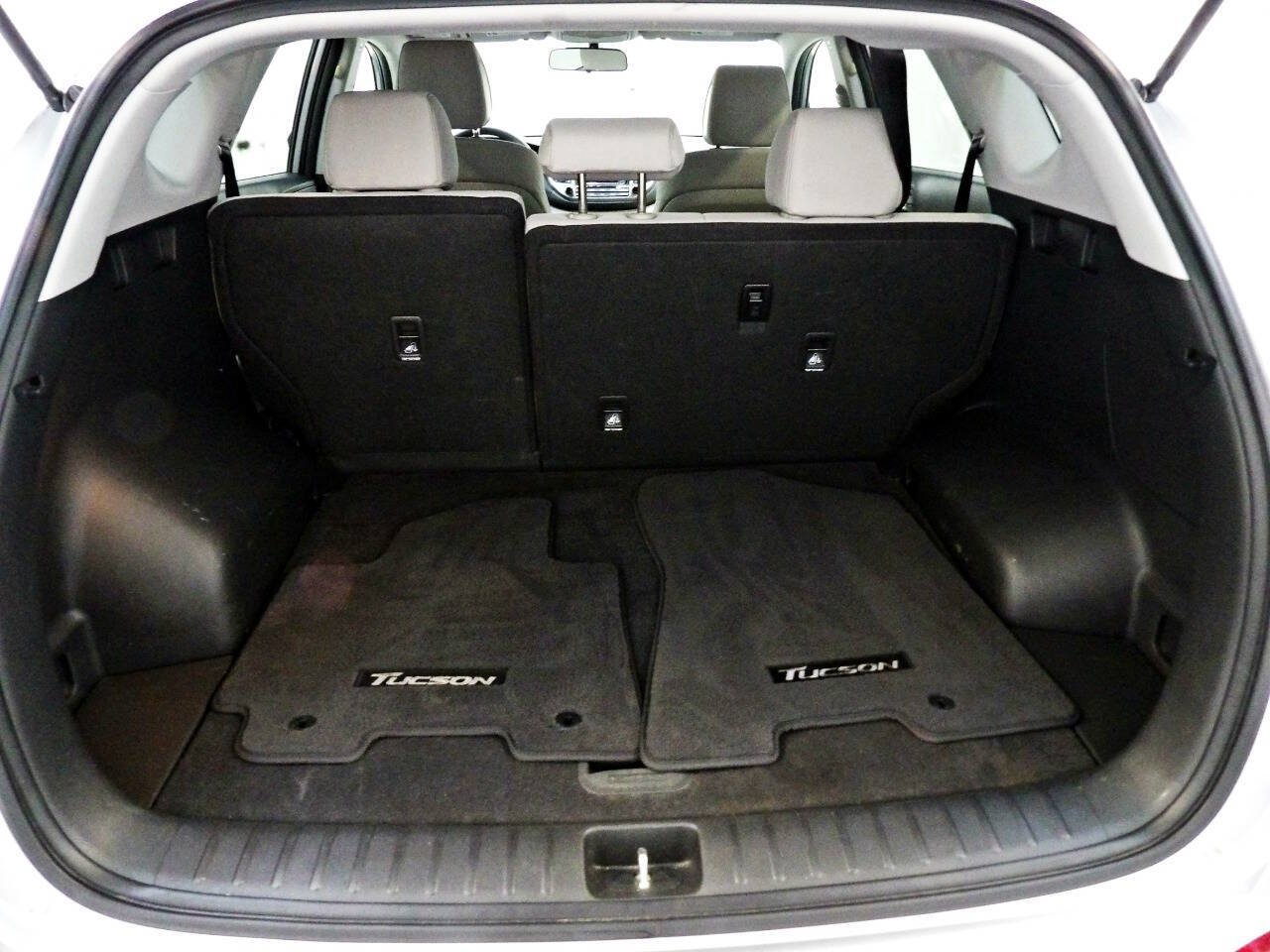 Used 2018 Hyundai Tucson SE AWD/4WD image 13