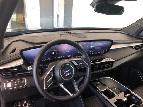 Used 2025 Buick Enclave Preferred AWD/4WD image 13